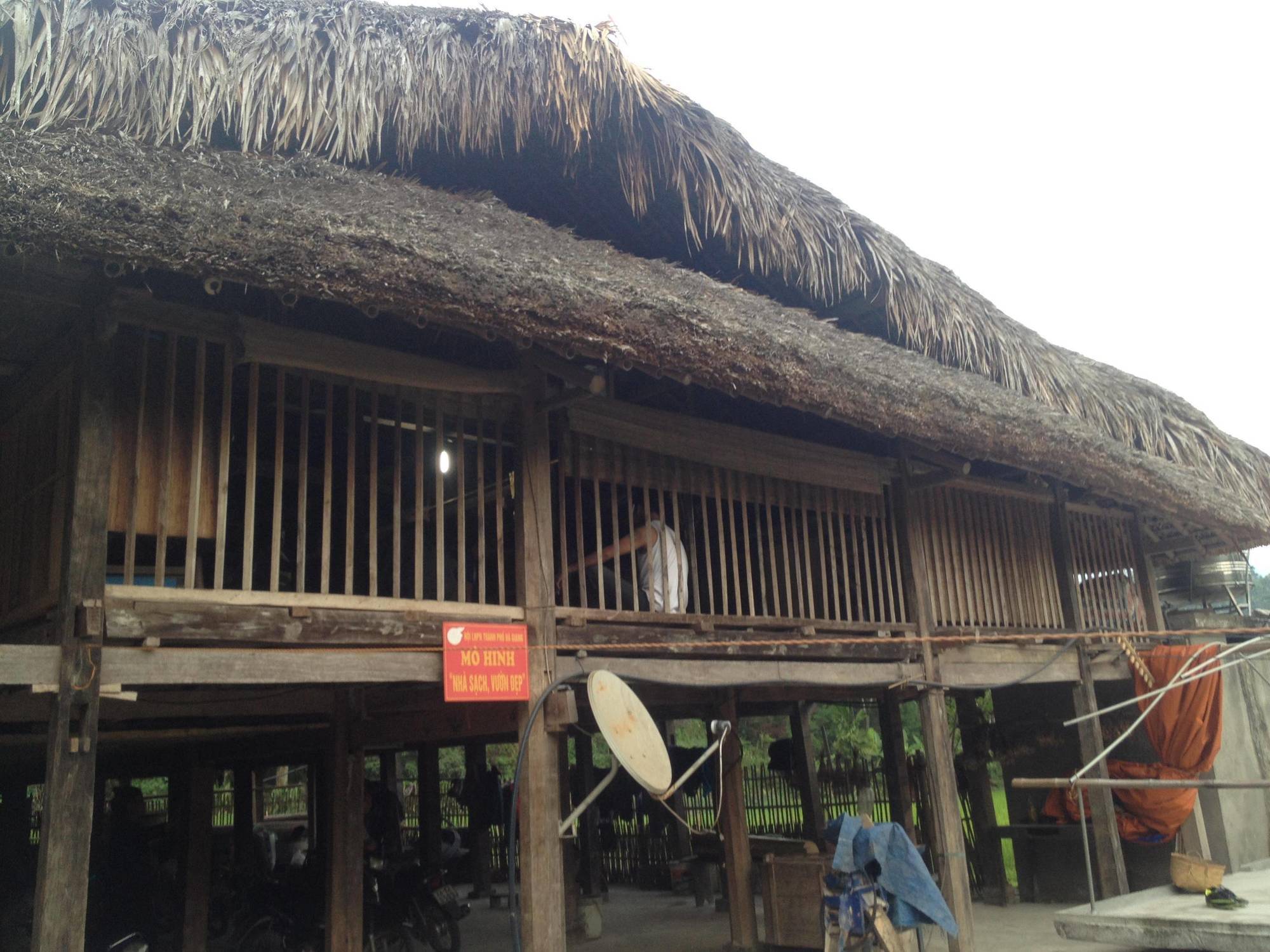 Thon Tha Tay Stilt House Apartman Ha Giang Kültér fotó
